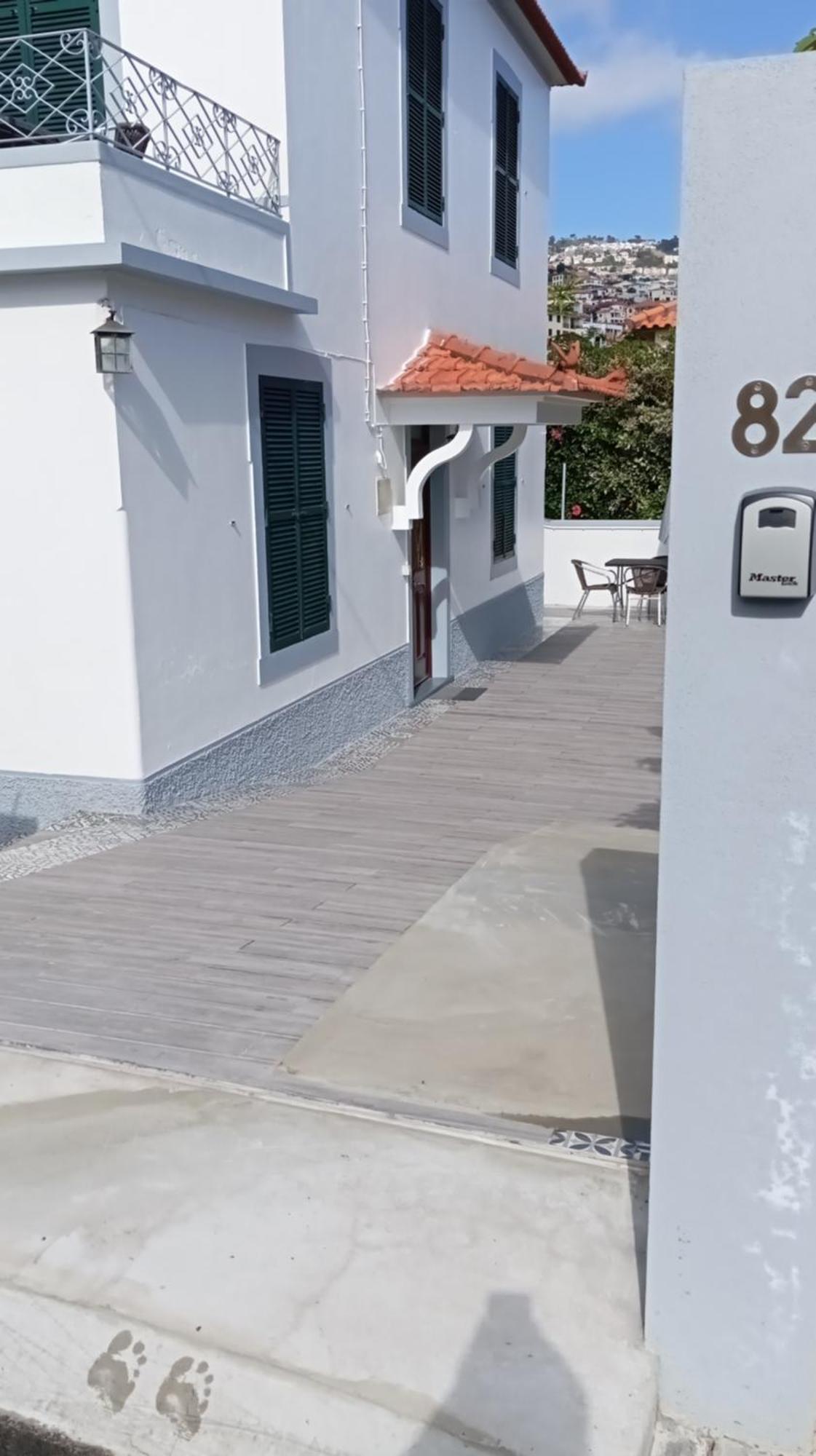 Bus Stop House 82 Funchal  Exterior photo
